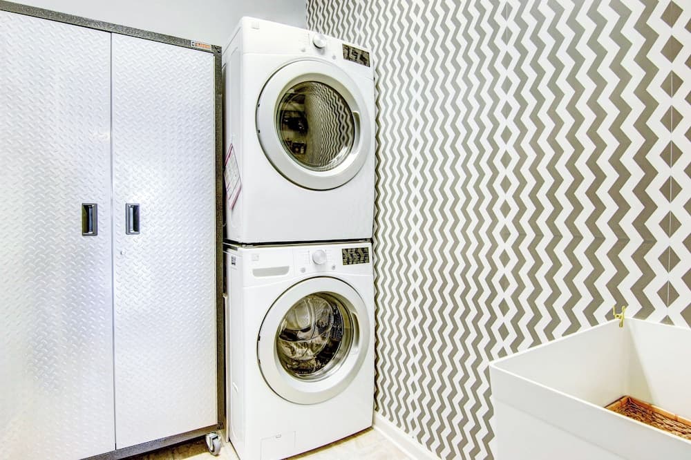 4 Mi Shuttle Ride to Ocean: Bethany Beach Getaway