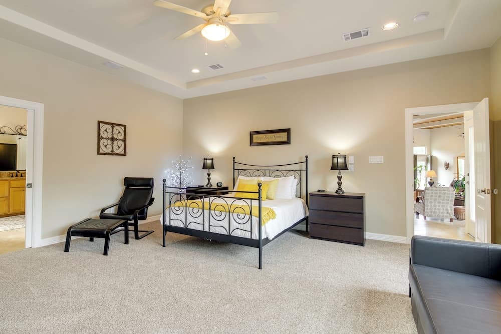 Luxe Lake Travis Vacation Rental w/ Heated Pool