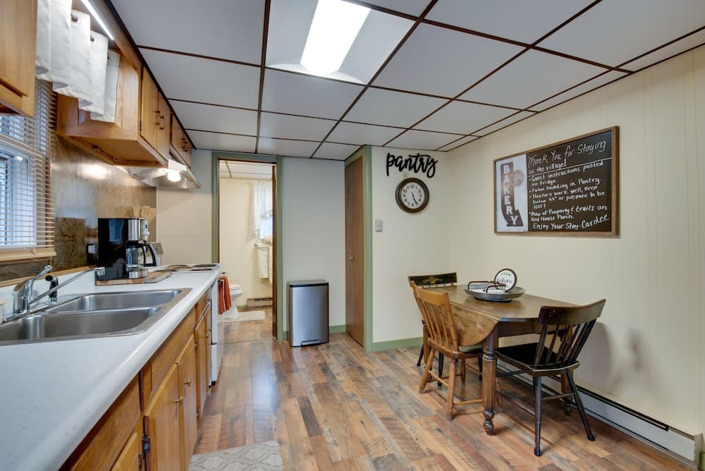 Home on Shared 10 Acres, On-site Trail Access