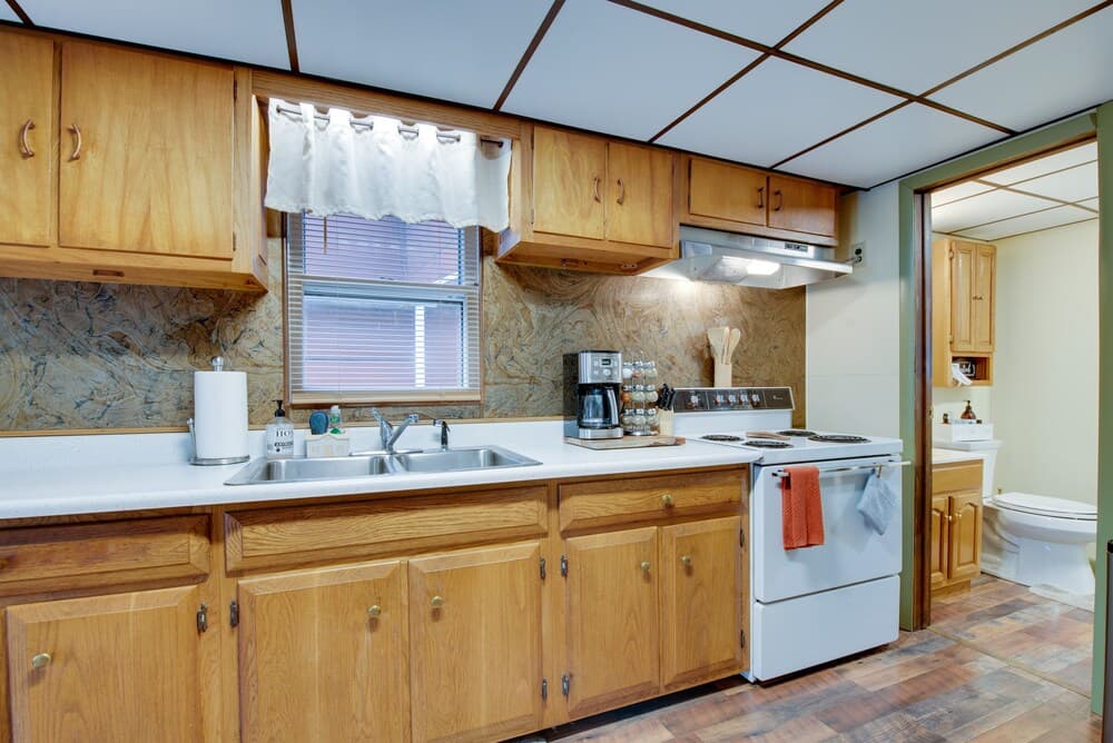 Home on Shared 10 Acres, On-site Trail Access