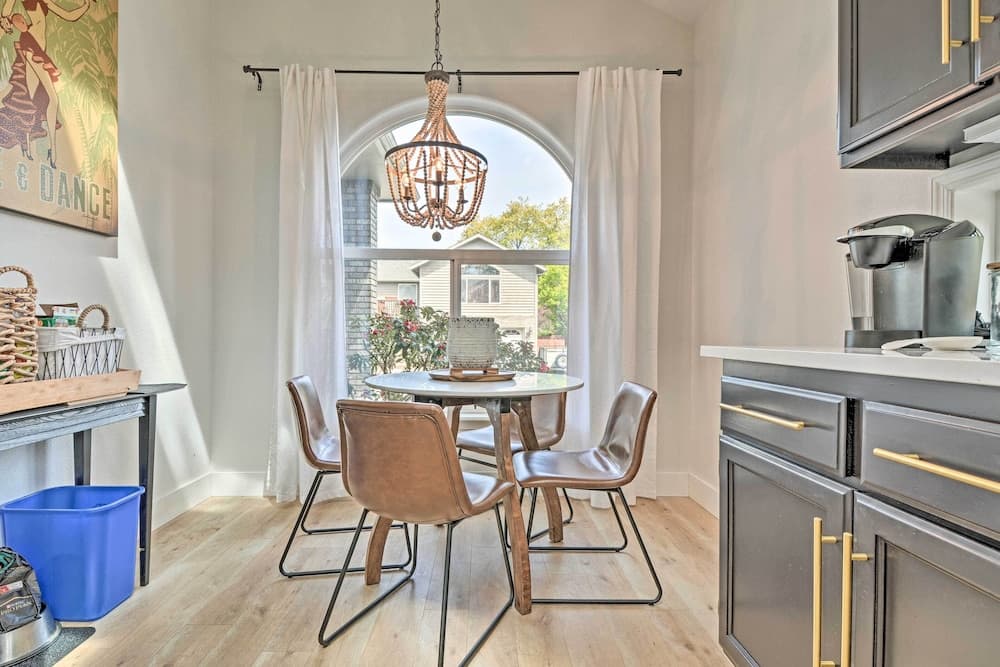 1 Mi to Drinks & Dining: Getaway in Grants Pass