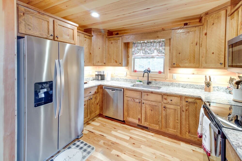 Family-friendly Murphy Cabin w/ Fire Pit!