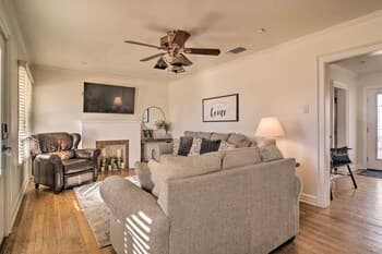 Parents' Weekend Paradise - Tech Terrace Home