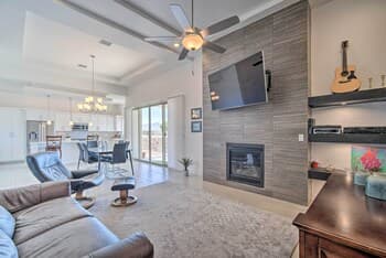 Upper Valley El Paso Home w/ Hiking Access On-site