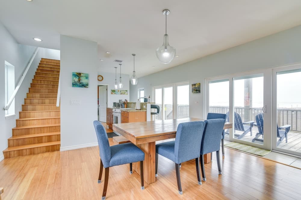 Bbqs + Decks: Oceanfront Surfside Beach Home