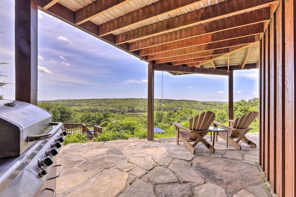 Cozy Studio: Indoor Hot Tub & Inground Pool Access