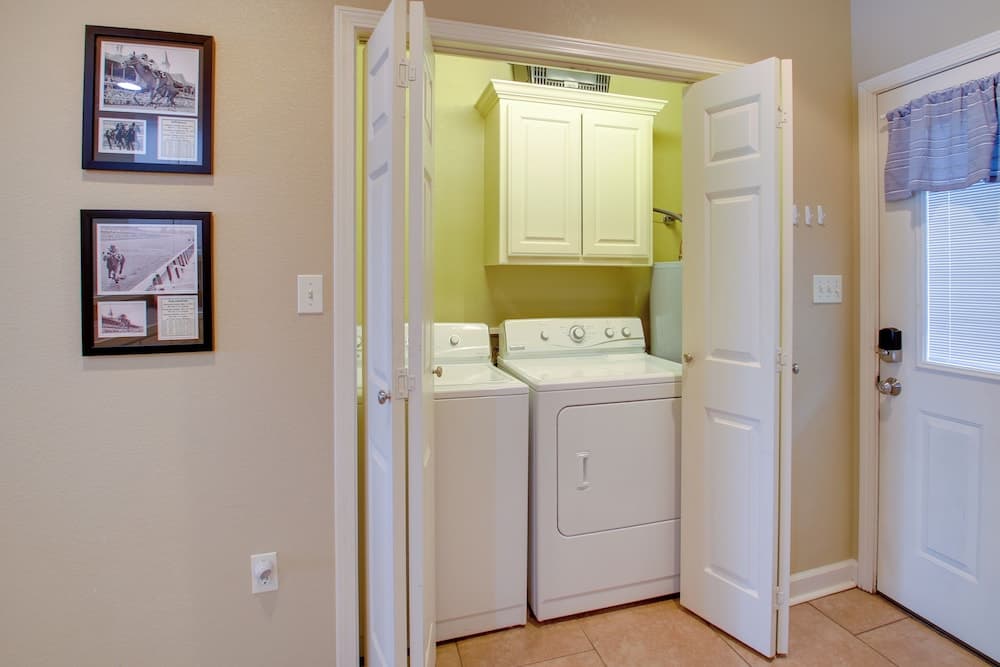 Pool & Lake Hamilton Access: Hot Springs Condo!