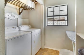 Updated Buffalo Springs House on the Lake!