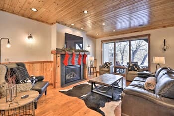 Spacious Red Lodge Townhome: Private Hot Tub!