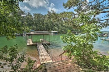 Lovely Lakefront Home w/ Deck - Pets Welcome!