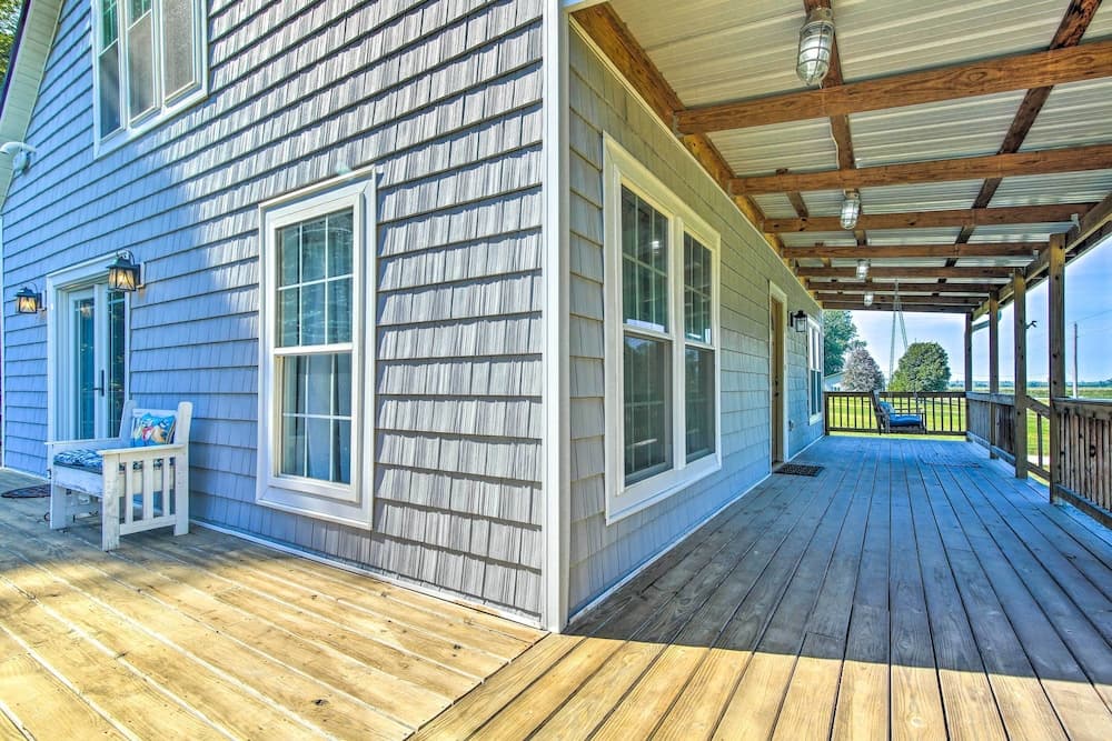 Peaceful Kansas Cottage w/ Wraparound Deck!