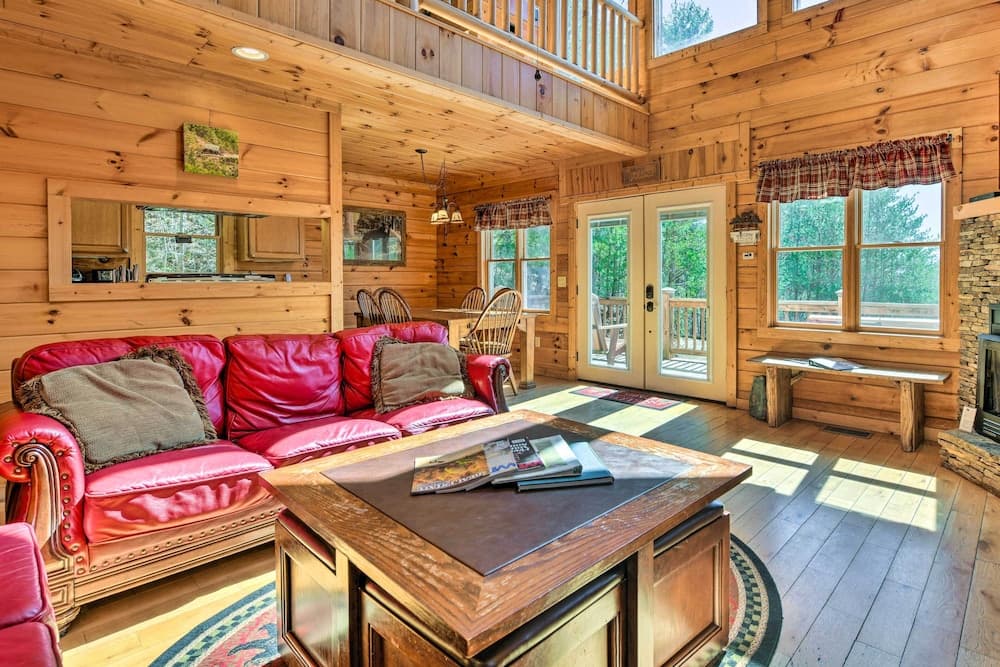 Bryson City Cabin Rental w/ Views & Hot Tub