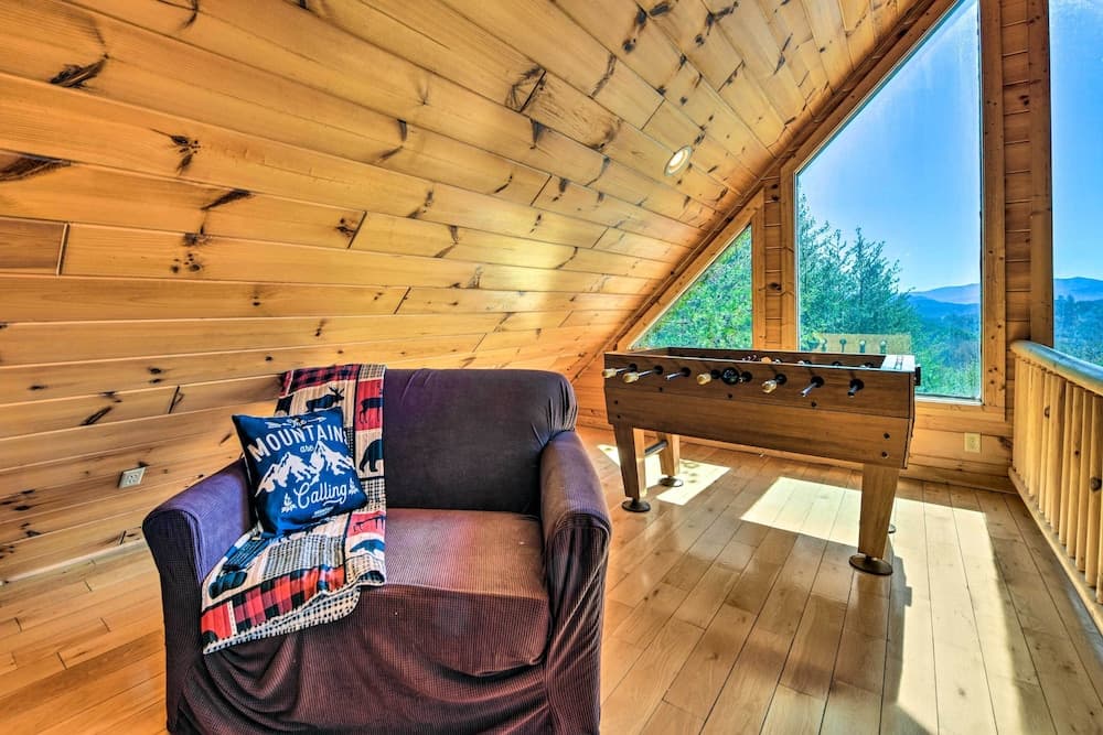Bryson City Cabin Rental w/ Views & Hot Tub