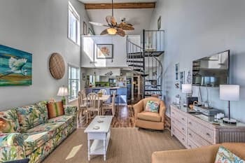 Beach Lovers' Haven: Oceanfront Condo w/ Pool!