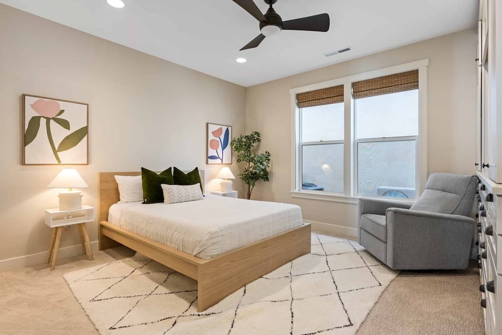 No Bad Days 5 Bedroom Townhouse