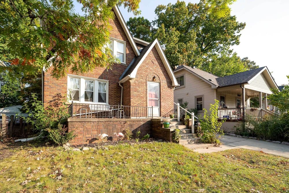 Ferndale Apartment w/ Yard - Near the Detroit Zoo!