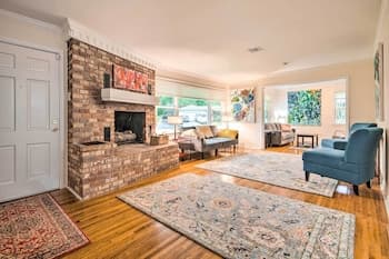 Newly Renovated Escape w/ Gas Grill & Yard!