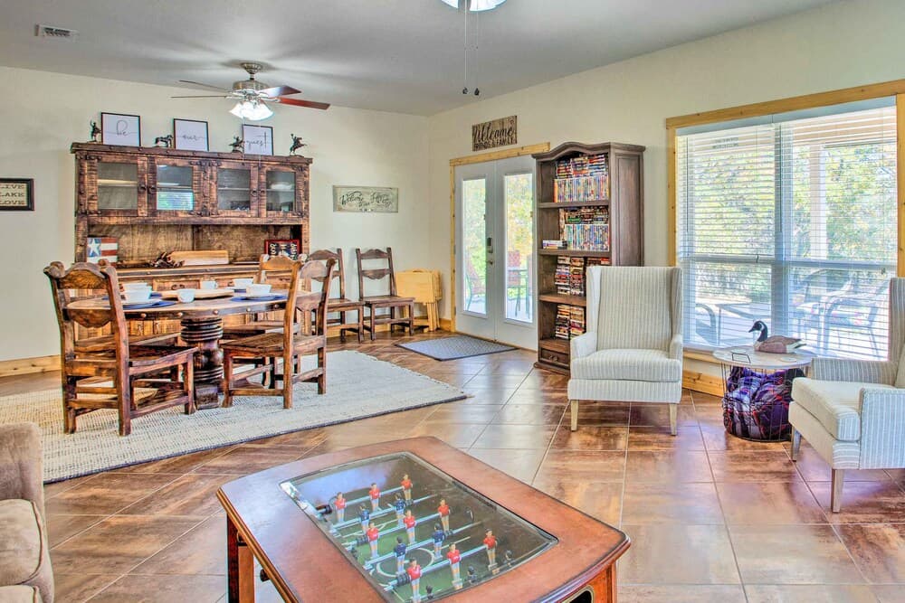 Kingston Home w/ Patio < 4 Mi to Lake Texoma!