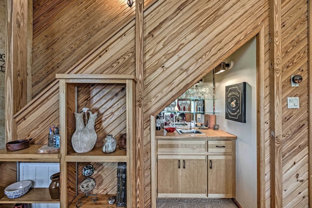 Cozy Ruidoso Cabin w/ Private Hot Tub & Large Deck