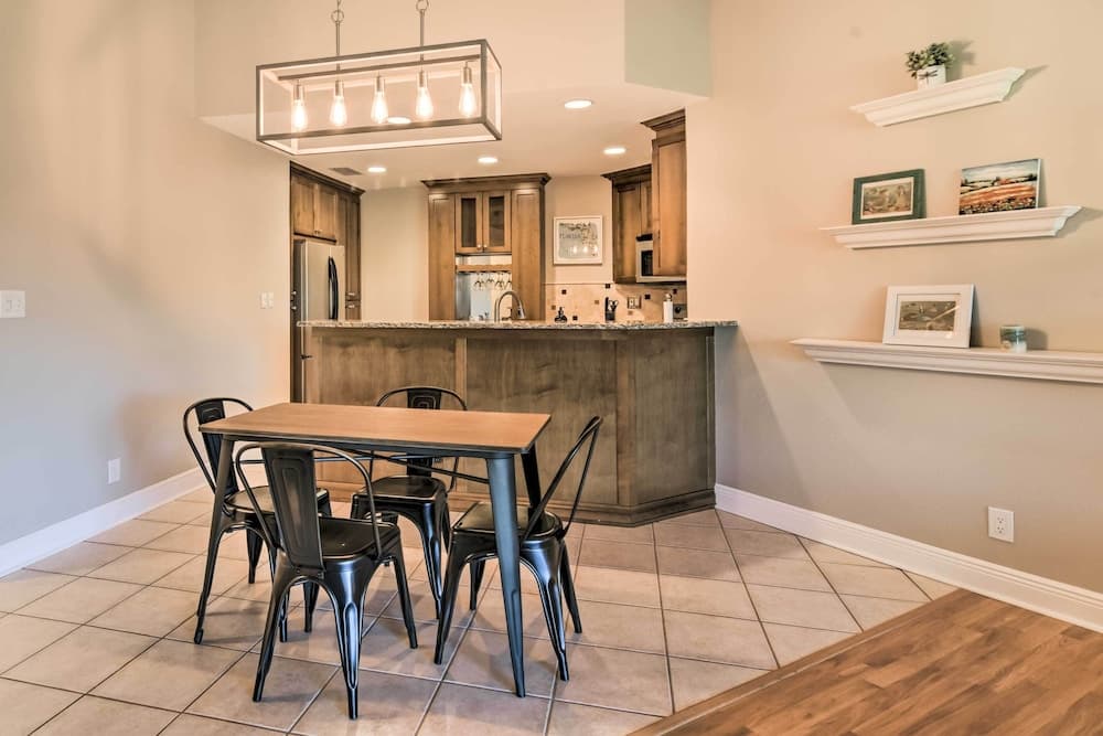 St Pete Condo w/ Private Lanai & Community Pool!