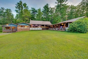 Handcrafted Log Cabin in Candor: Group Getaway!