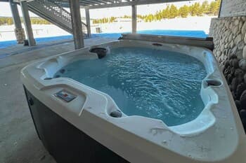 Western Skies Home w/ Hot Tub & Mtn Views!