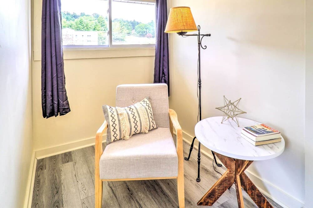 Bright Boone Home: Walk to Appalachian State!