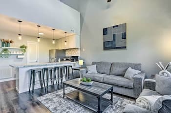 Vernon Township Condo - Walk to Ski Resort!