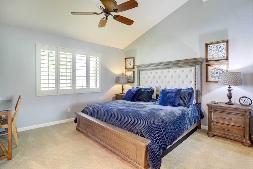 Golf Course View & Pool Access: Palm Desert Condo