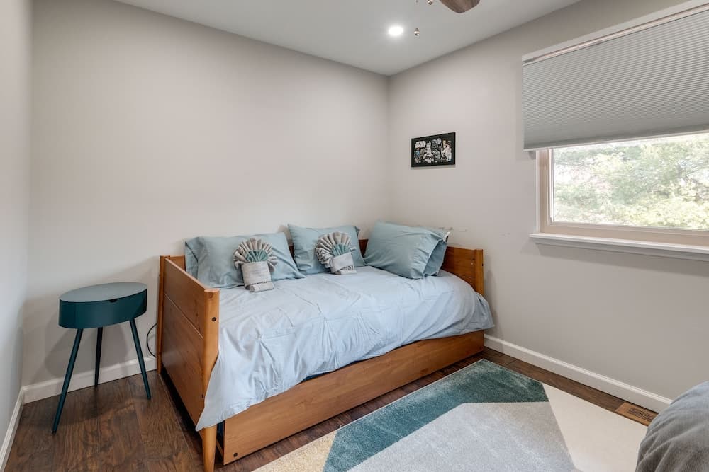 Modern North Potomac Home w/ Furnished Deck!