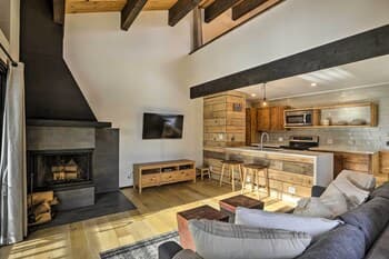 California Retreat ~1 Mi to Lake Tahoe