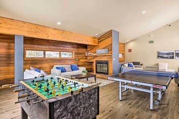 Stunning Silverthorne Getaway < 11 Mi to Ski!