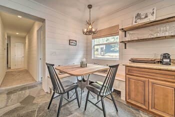 Peaceful Truckee Cottage: Lake Donner Views!
