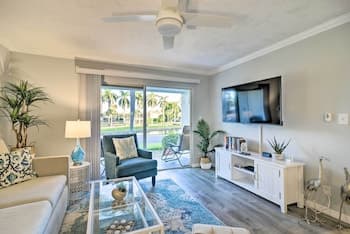 St Pete Condo w/ Patio & Pool ~ 2 Mi to Beach