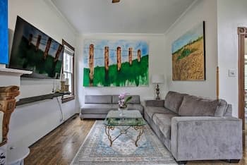 Pet-friendly Galveston Home: Walk to Beach!