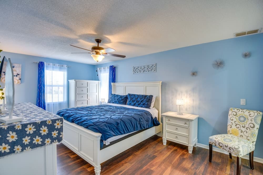 Chic Palm Coast Escape: Lanai & Heated Pool!