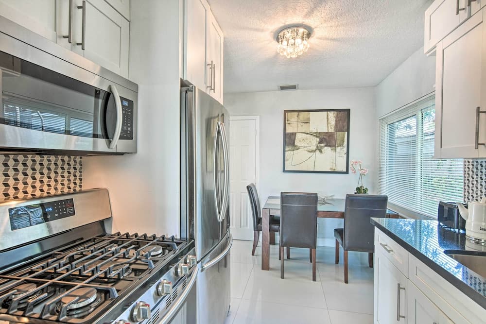 Shady & Eclectic Fort Lauderdale Dwelling w/ Yard!