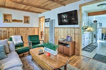 Charming Big Bear Cabin w/ Gas Grill