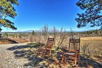 Pagosa Springs Apartment - Hot Tub & Spacious Deck