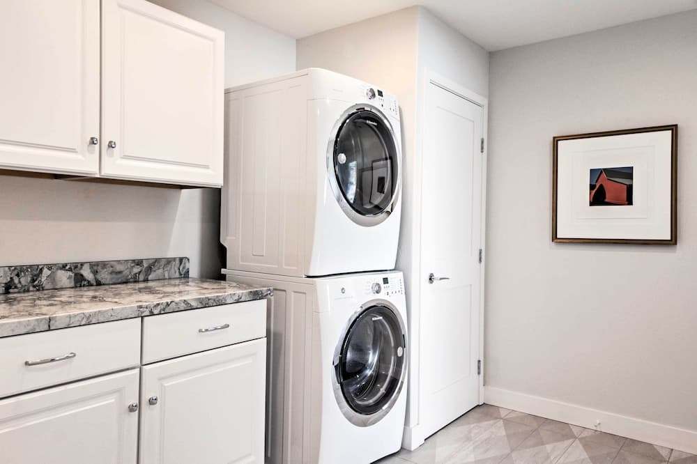 Beautiful Sonoma House w/ Patio & Vineyard Views!