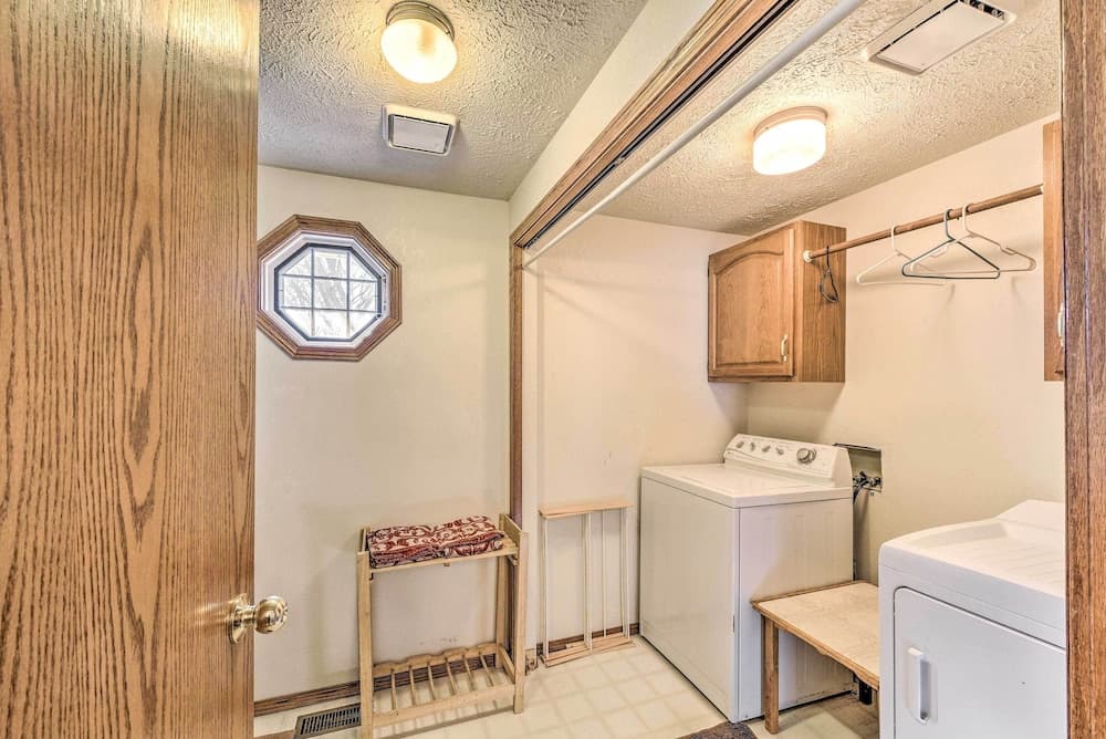 Mountain-view Buena Vista Home: 1 Mile to Main St!