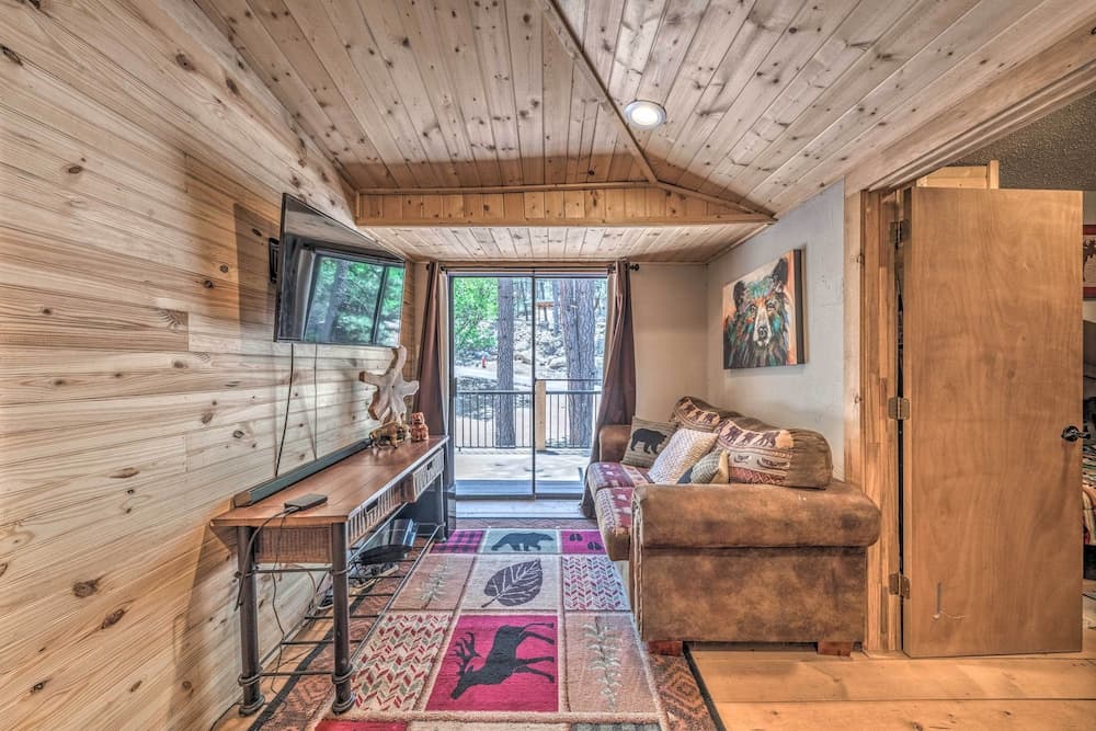 Ruidoso A-frame Cabin ~ 1 Mi to Grindstone Lake!