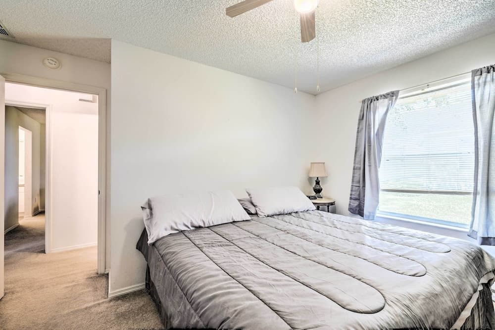 Sunny Home in The Villages w/ Lanai & Pool Access!