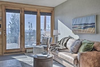 Skiing Haven Condo w/ Pool & Hot Tub Access!
