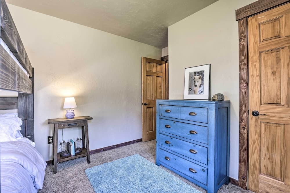 3-story Home w/ Balcony ~ 6 Mi to Winter Park!