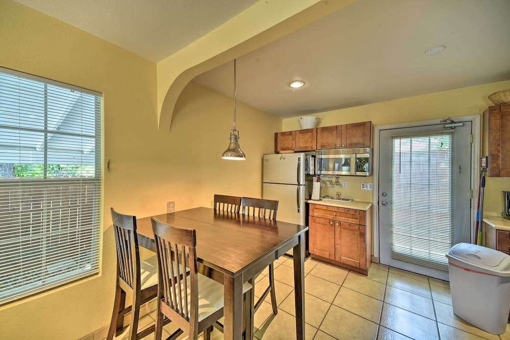 San Antonio House w/ Private Pool, Spa & Grill