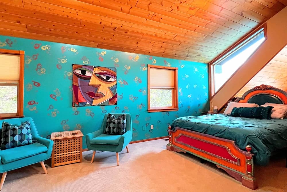 Tamarack Haus' Hot Tub & EV Charging: Walk Dtwn!