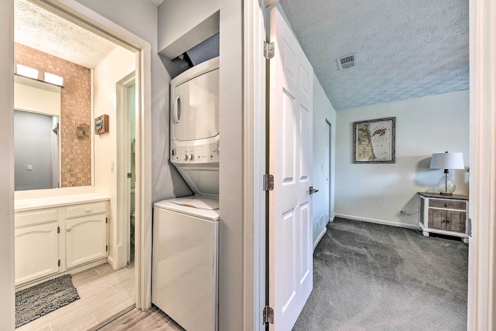 Quaint Condo < Half-mi to Fort Clinch Beach!