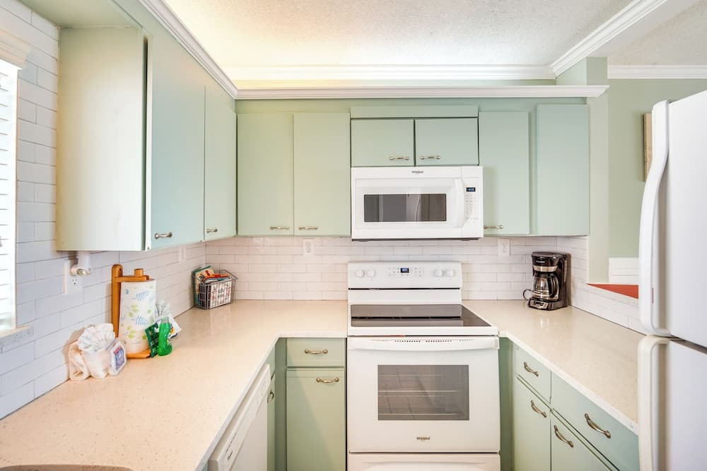 Gulf Shores Condo: Private Community Beach Access