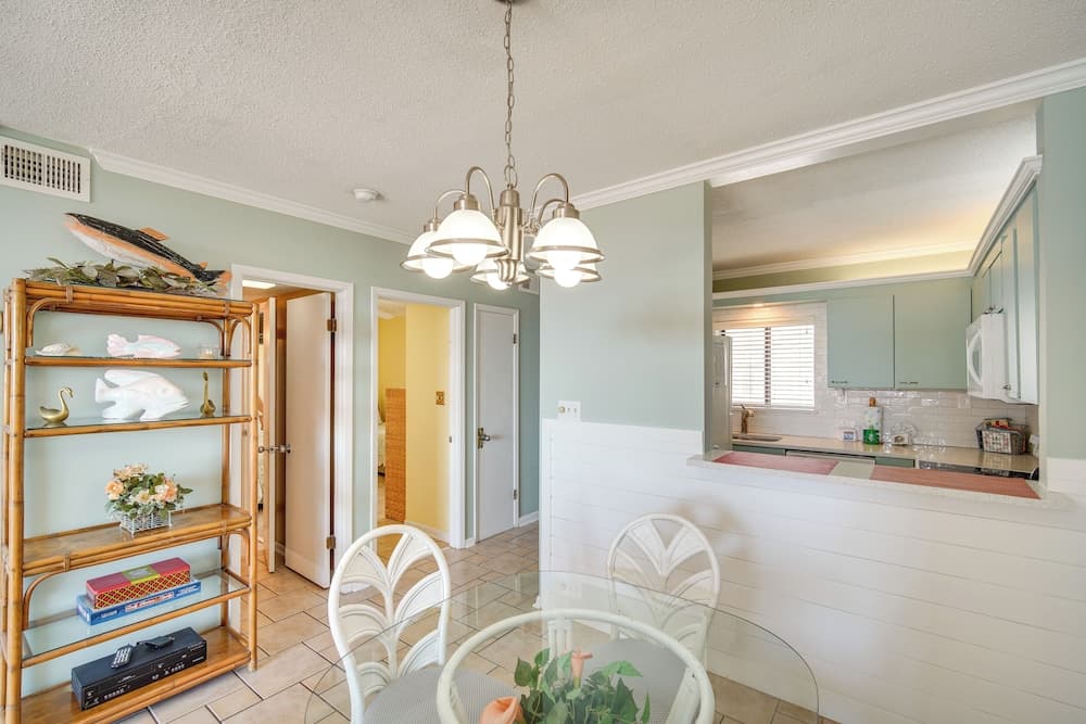 Gulf Shores Condo: Private Community Beach Access